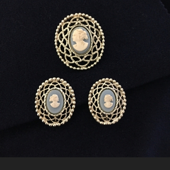 SARAH COVENTRY THREE PIECE CAMEO SET. EARRINGS AND A BROOCH/PENDENT ☆☆3FOR$25☆☆ - Picture 1 of 5